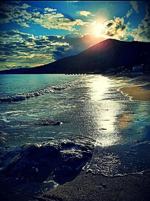 Appartamento Albenga sul mare famiglie ed amici fino 10 posti Esterno foto